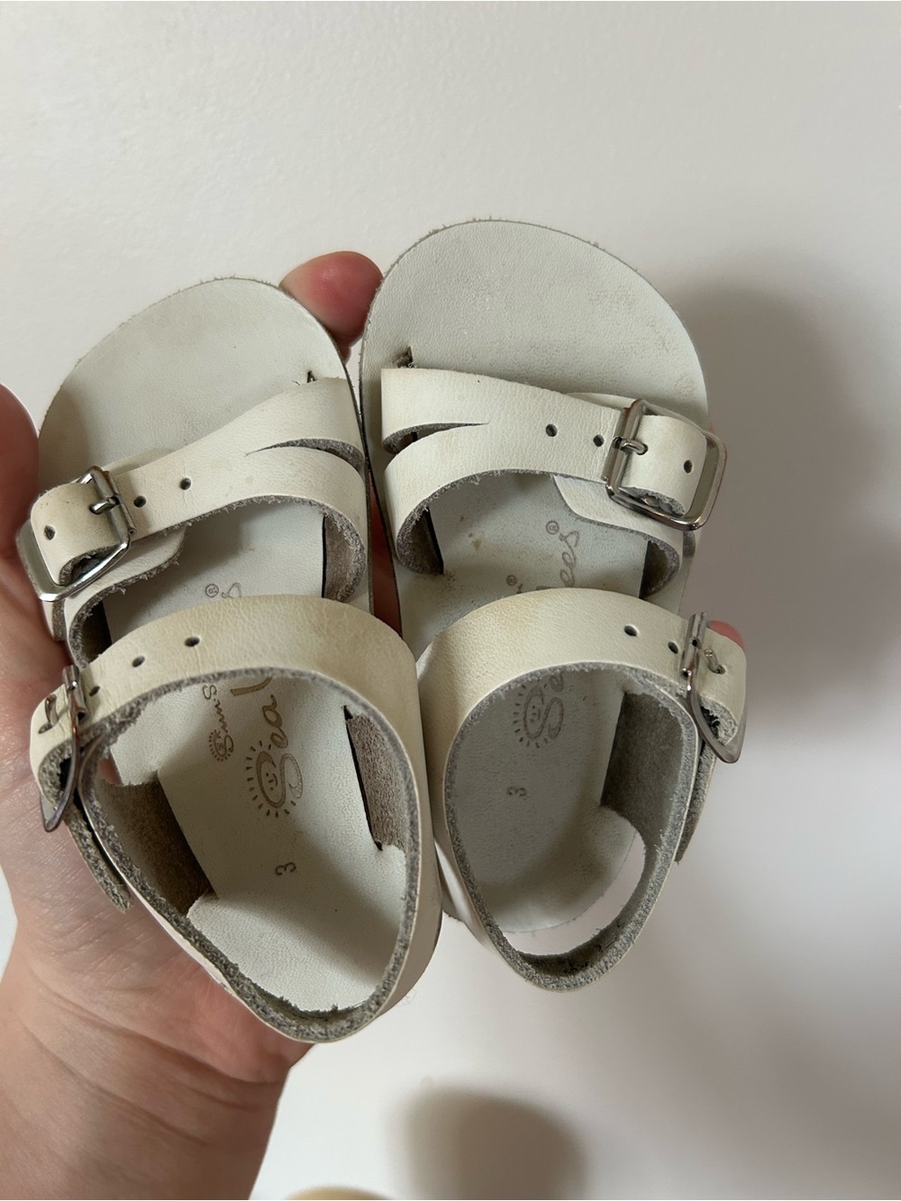 Sun-San Sea Wee White Sandals Size 3